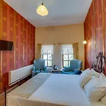 Hotel El Puente Cave 3*