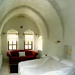 El Puente Cave Hotel 3*