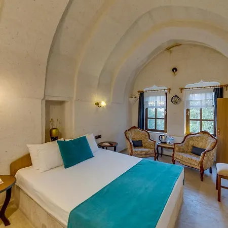 Hotel El Puente Cave