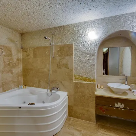 Otel El Puente Cave