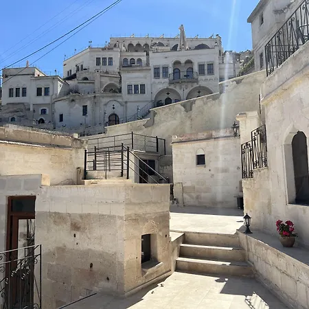 El Puente Cave Ibrahimpasa