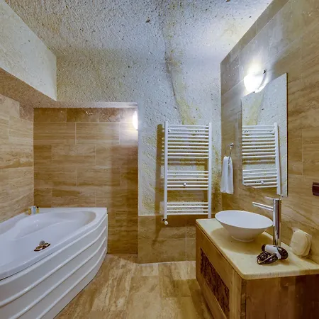 El Puente Cave Hotel 3*