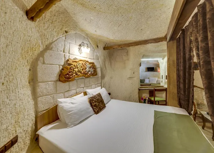 El Puente Cave Hotel