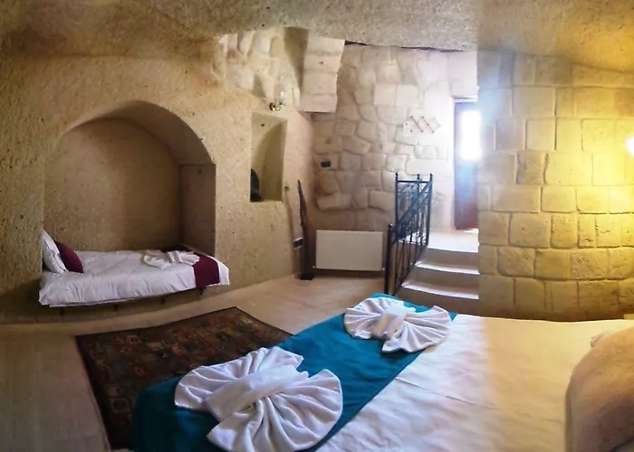 El Puente Cave Ibrahimpasa