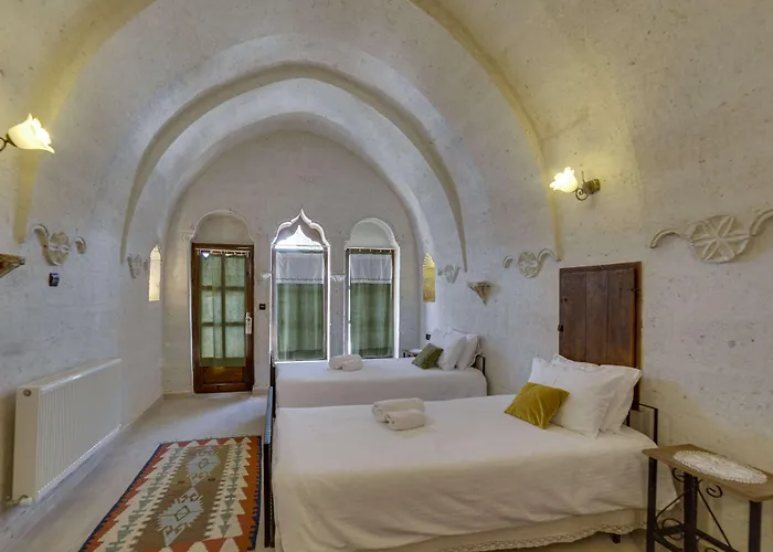 El Puente Cave Ibrahimpasa